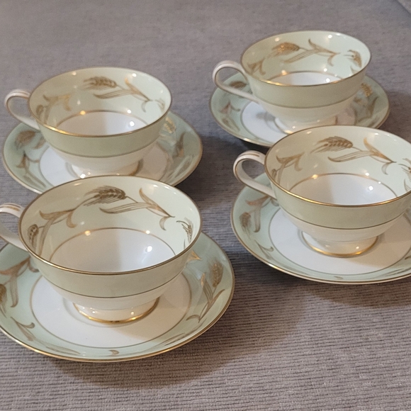 Noritake "Alice" Design 4 Sets Of Cups And Saucers In Execellent Condition. - Picture 1 of 9